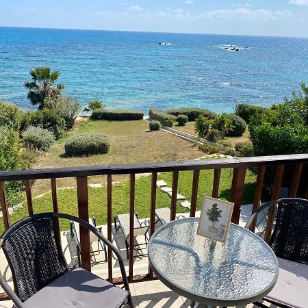 Amazing Front Line Villa In Coral Bay Pegeia Exteriér fotografie