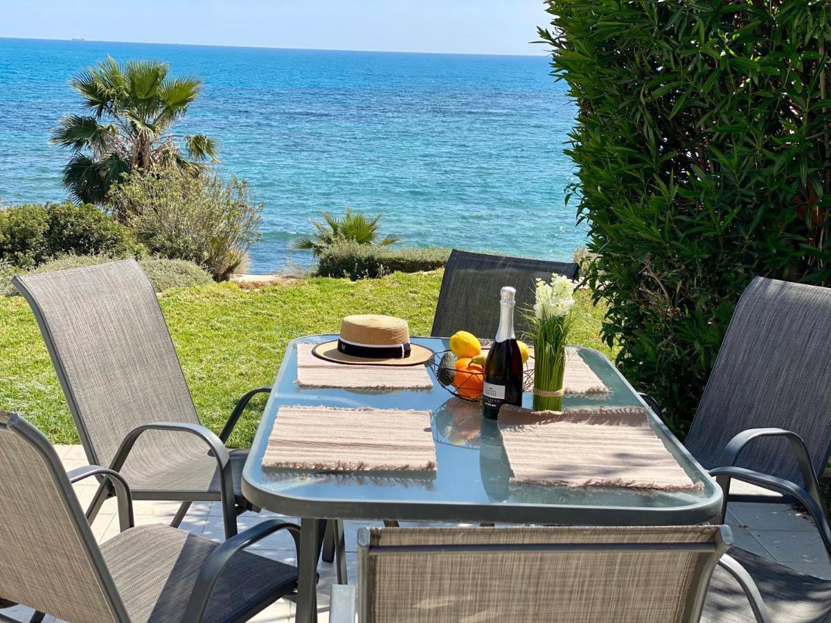 Amazing Front Line Villa In Coral Bay Pegeia Exteriér fotografie