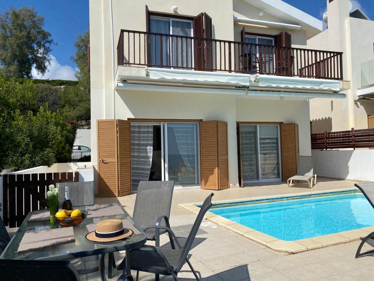 Amazing Front Line Villa In Coral Bay Pegeia Exteriér fotografie