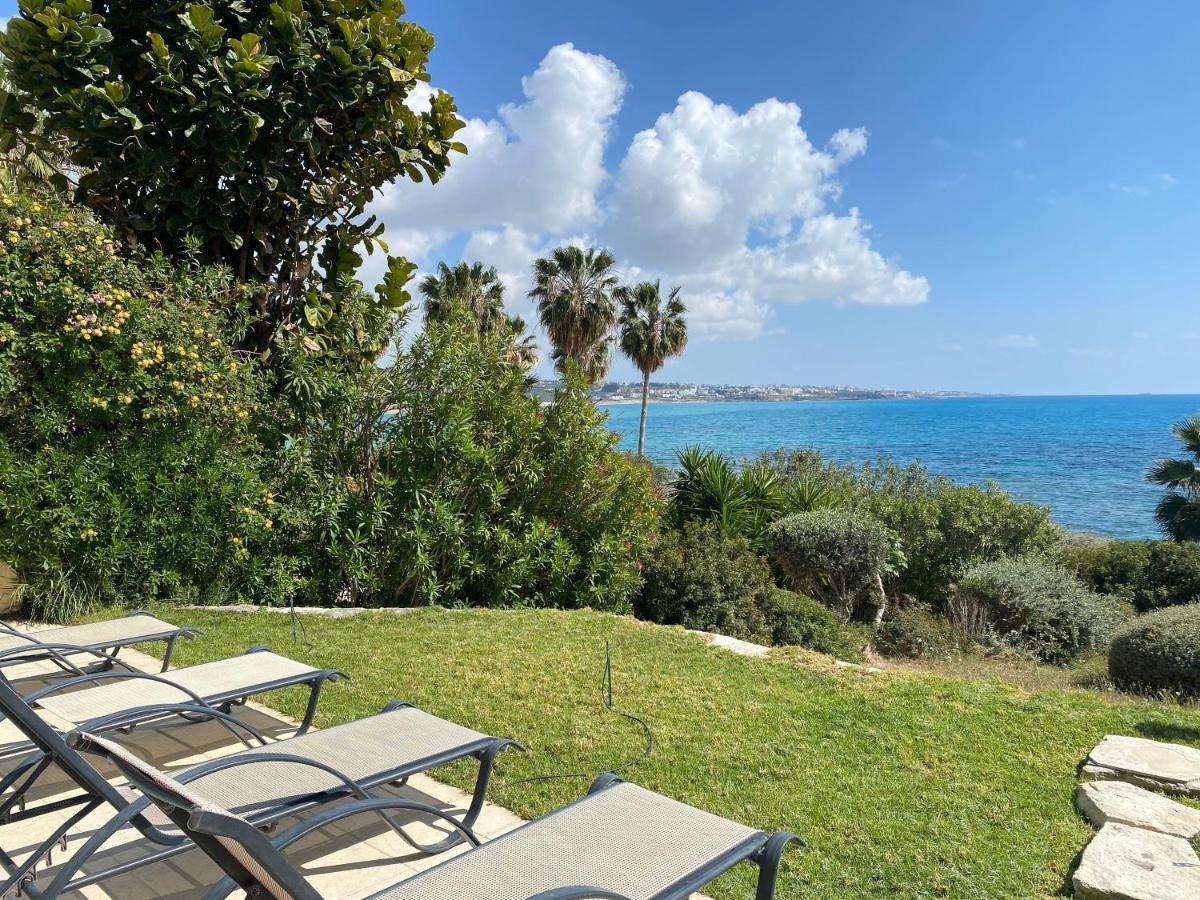 Amazing Front Line Villa In Coral Bay Pegeia Exteriér fotografie