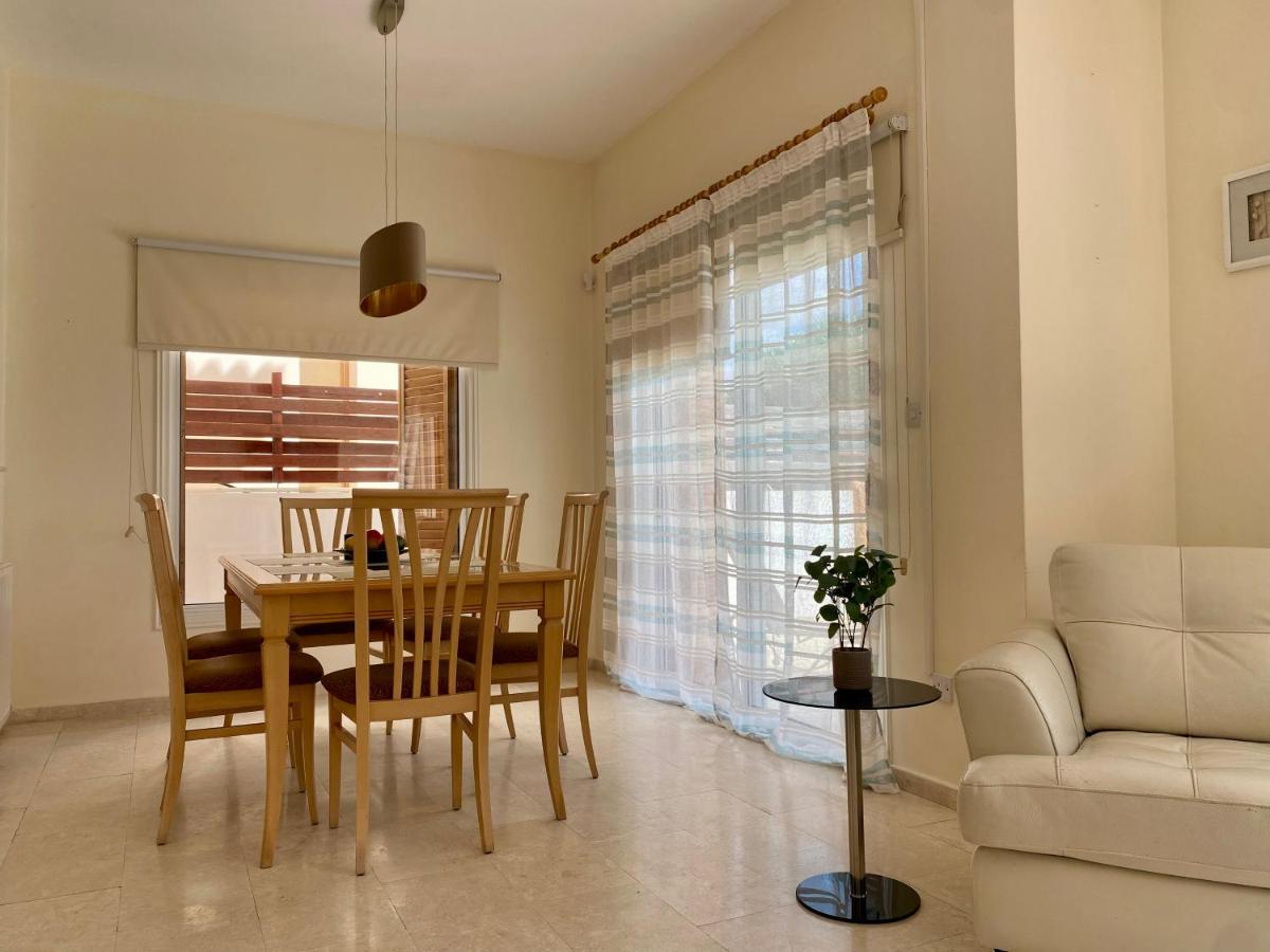 Amazing Front Line Villa In Coral Bay Pegeia Exteriér fotografie