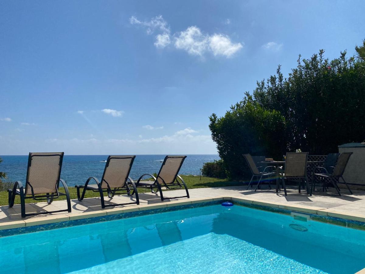 Amazing Front Line Villa In Coral Bay Pegeia Exteriér fotografie