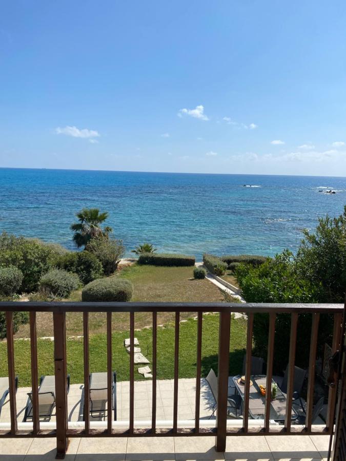 Amazing Front Line Villa In Coral Bay Pegeia Exteriér fotografie